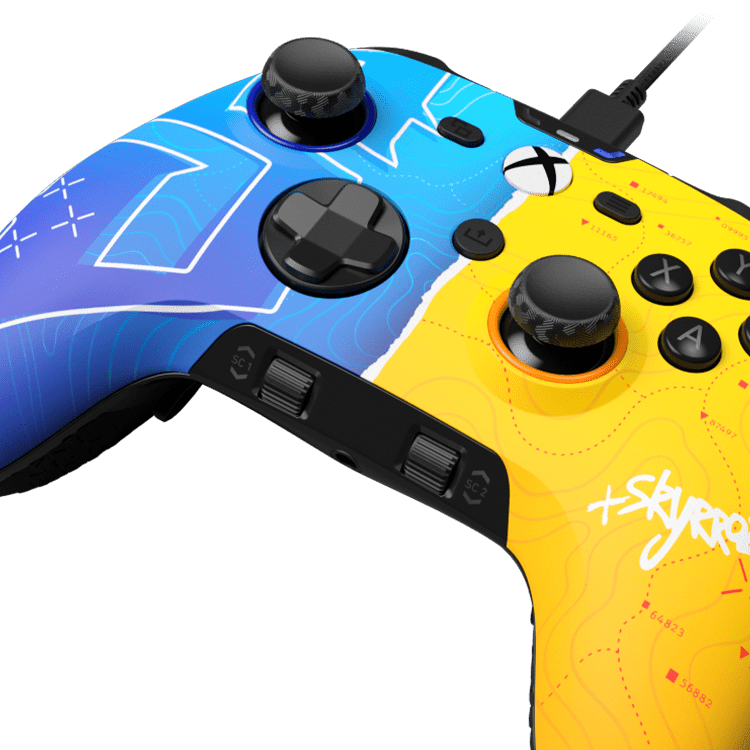 SCUF Valor Pro Skyrroz