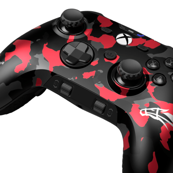 Close-up of the ZooMaa camo faceplate on the SCUF Valor Pro Wireless, showing the Xbox button, D-pad, thumbsticks and white ZooMaa logo.
